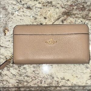 Coach Tan Pebbled Leather Women's Wallet Comes w/COA EUC